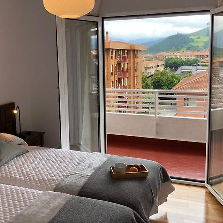 Ferienwohnung Piso Centrico Y Tranquilo En Gernika Exterior foto