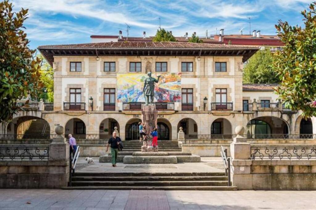 Ferienwohnung Piso Centrico Y Tranquilo En Gernika Exterior foto